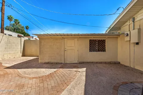 Exterior - 1202 E Alice Ave, Phoenix, AZ 85020 photo 8 of 12