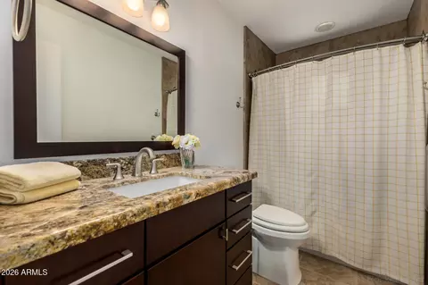 Bath - 1202 E Alice Ave, Phoenix, AZ 85020 photo 2 of 3