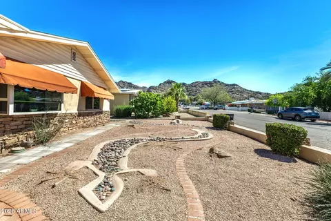 Exterior - 1202 E Alice Ave, Phoenix, AZ 85020 photo 4 of 12