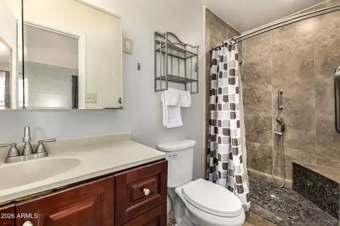 Bath - 1202 E Alice Ave, Phoenix, AZ 85020 photo 3 of 3