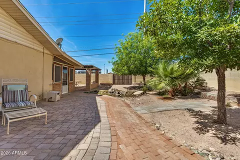 Exterior - 1202 E Alice Ave, Phoenix, AZ 85020 photo 9 of 12