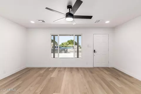 Living - 335 W Vineyard Rd, Phoenix, AZ 85041 photo 1 of 5