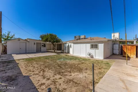 Exterior - 335 W Vineyard Rd, Phoenix, AZ 85041 photo 2 of 3