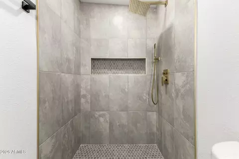 Bath - 335 W Vineyard Rd, Phoenix, AZ 85041 photo 2 of 3