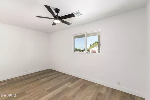 Bedroom - 335 W Vineyard Rd, Phoenix, AZ 85041 photo 2 of 3
