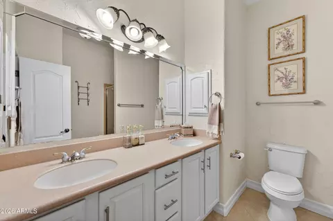 Bath - 7538 E Tyndall Cir, Mesa, AZ 85207 photo 3 of 8