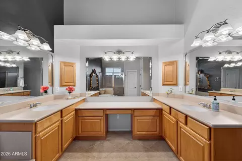 Bath - 7538 E Tyndall Cir, Mesa, AZ 85207 photo 4 of 8