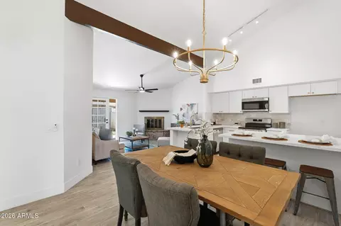 6813 W Eva St, Peoria, AZ 85345