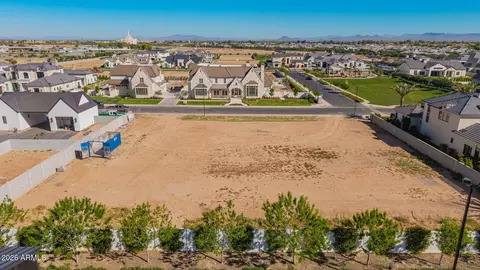 2595 E Blue Sage Rd #101A, Gilbert, AZ 85297