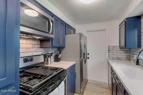 Kitchen - 214 E Alice Ave, Phoenix, AZ 85020 photo 2 of 3