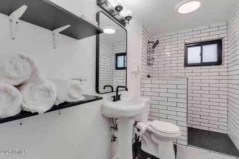 Bath - 214 E Alice Ave, Phoenix, AZ 85020 photo 1 of 1