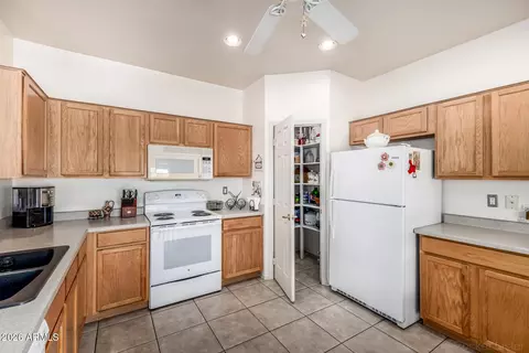 Kitchen - 9628 E Monte Ave, Mesa, AZ 85209 photo 1 of 2