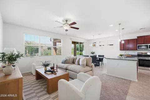 41602 W Caliente Dr, Maricopa, AZ 85138