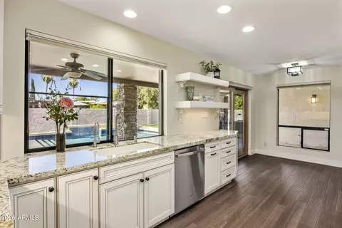 Kitchen - 312 E Brook Hollow Dr, Phoenix, AZ 85022 photo 3 of 4