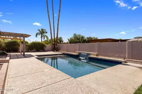 Exterior - 312 E Brook Hollow Dr, Phoenix, AZ 85022 photo 3 of 10