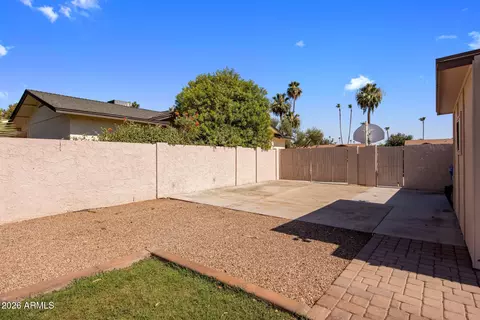Exterior - 312 E Brook Hollow Dr, Phoenix, AZ 85022 photo 5 of 10
