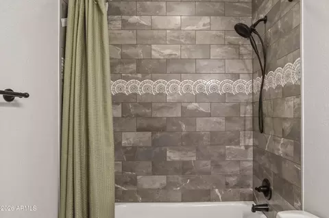 Bath - 3542 E Kerry Ln, Phoenix, AZ 85050 photo 4 of 4