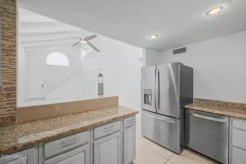 Kitchen - 2225 E Catalina Dr, Phoenix, AZ 85016 photo 2 of 4