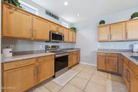 Kitchen - 3273 E Fairview St, Gilbert, AZ 85295 photo 3 of 5