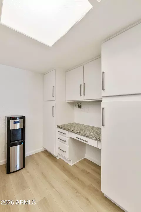 Kitchen - 1921 E Gemini Dr, Tempe, AZ 85283 photo 5 of 7