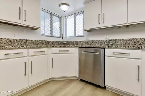 Kitchen - 1921 E Gemini Dr, Tempe, AZ 85283 photo 4 of 7