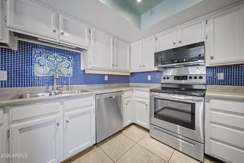 222 W Brown Rd #4, Mesa, AZ 85201
