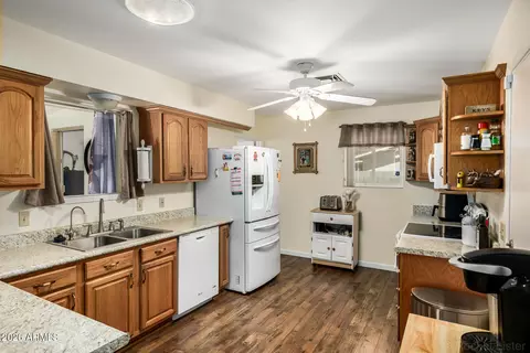 Kitchen - 1745 W 13th Ave, Apache Junction, AZ 85120 photo 3 of 3