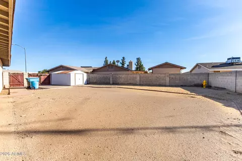 Exterior - 15810 N 30th Dr, Phoenix, AZ 85053 photo 6 of 12