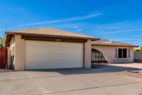 Exterior - 15810 N 30th Dr, Phoenix, AZ 85053 photo 4 of 12