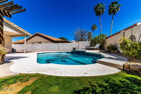 Exterior - 617 E Saratoga St, Gilbert, AZ 85296 photo 6 of 10