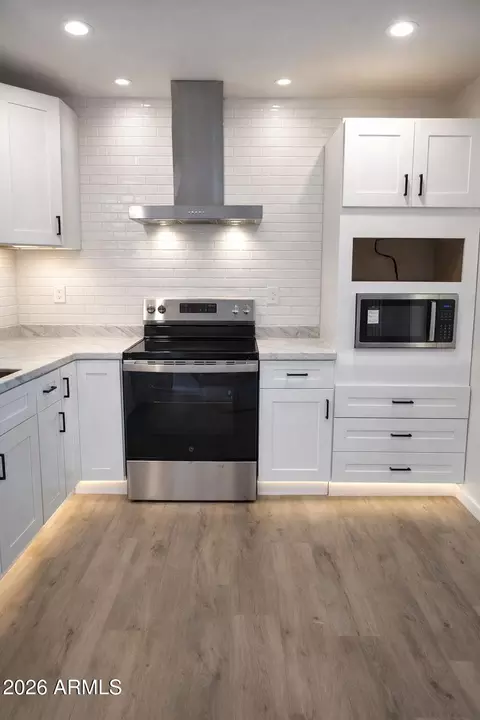 6735 N 16 Th St #4, Phoenix, AZ 85016