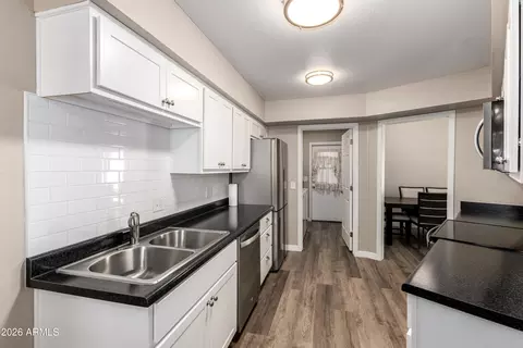 10921 W Coggins Dr, Sun City, AZ 85351