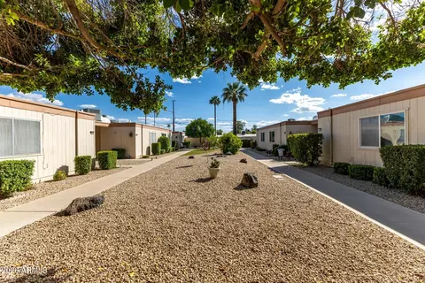 10921 W Coggins Dr, Sun City, AZ 85351