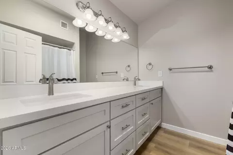 Bath - 170 E Guadalupe Rd #173, Gilbert, AZ 85234 photo 2 of 2