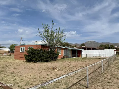Exterior - 130 Cochise Dr, Bisbee, AZ 85603 photo 2 of 10