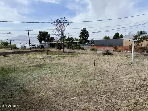 Exterior - 130 Cochise Dr, Bisbee, AZ 85603 photo 8 of 10