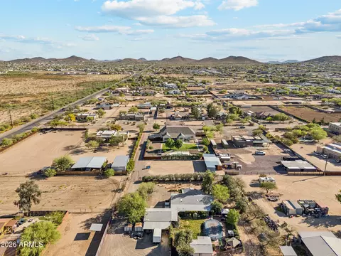 View/Area - 716 W Maddock Rd, Phoenix, AZ 85086 photo 12 of 12
