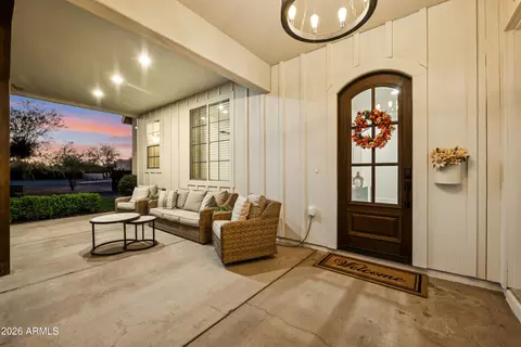 Exterior - 716 W Maddock Rd, Phoenix, AZ 85086 photo 14 of 16