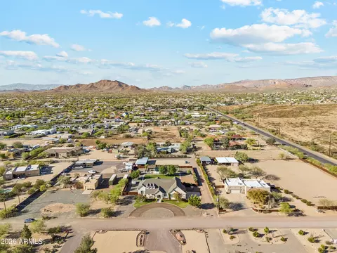 View/Area - 716 W Maddock Rd, Phoenix, AZ 85086 photo 11 of 12