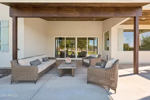 Exterior - 716 W Maddock Rd, Phoenix, AZ 85086 photo 4 of 16