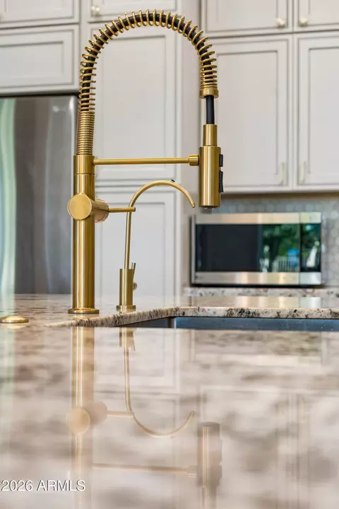 Kitchen - 716 W Maddock Rd, Phoenix, AZ 85086 photo 3 of 5