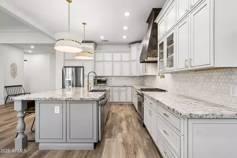 Kitchen - 716 W Maddock Rd, Phoenix, AZ 85086 photo 2 of 5