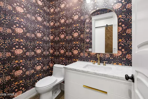 Bath - 716 W Maddock Rd, Phoenix, AZ 85086 photo 1 of 5