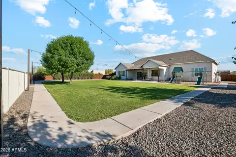 Exterior - 716 W Maddock Rd, Phoenix, AZ 85086 photo 6 of 16