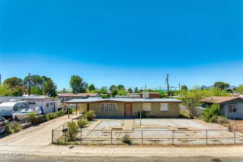 211 Dragoon St, Huachuca City, AZ 85616