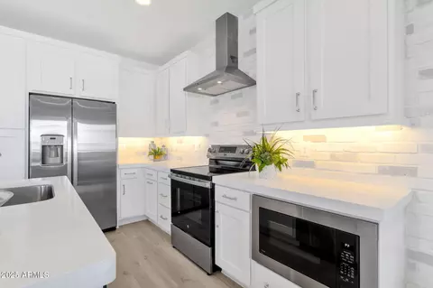 Kitchen - 3523 E Roland St, Mesa, AZ 85213 photo 4 of 6