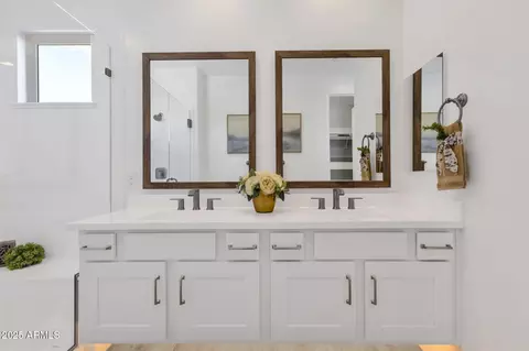 Bath - 3523 E Roland St, Mesa, AZ 85213 photo 3 of 4