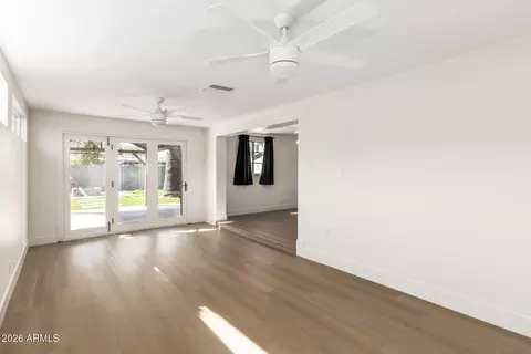 Living - 3319 E Monte Vista Rd, Phoenix, AZ 85008 photo 3 of 3