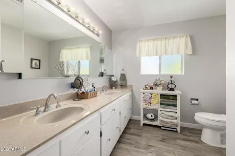 Bath - 5422 E Dodge St, Mesa, AZ 85205 photo 2 of 2
