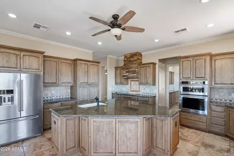 Kitchen - 619 E Briles Rd, Phoenix, AZ 85085 photo 4 of 7